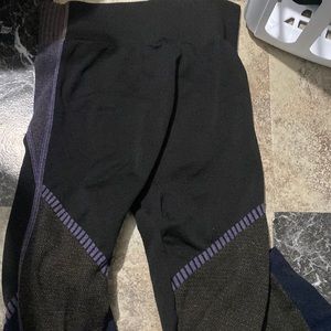 Stretchy black&purple workout leggings